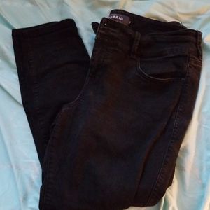 Torrid black distressed three button jegging